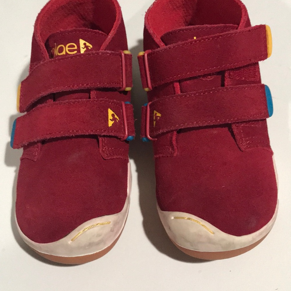Plae red suede shoes